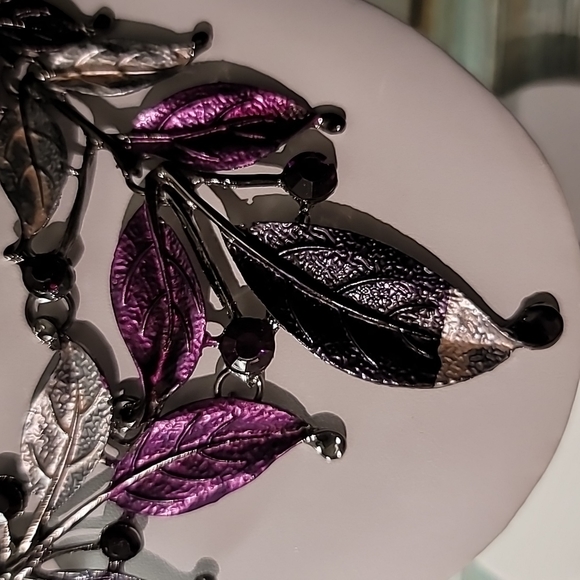 Leaf Statement Necklace - Picture 2 of 5